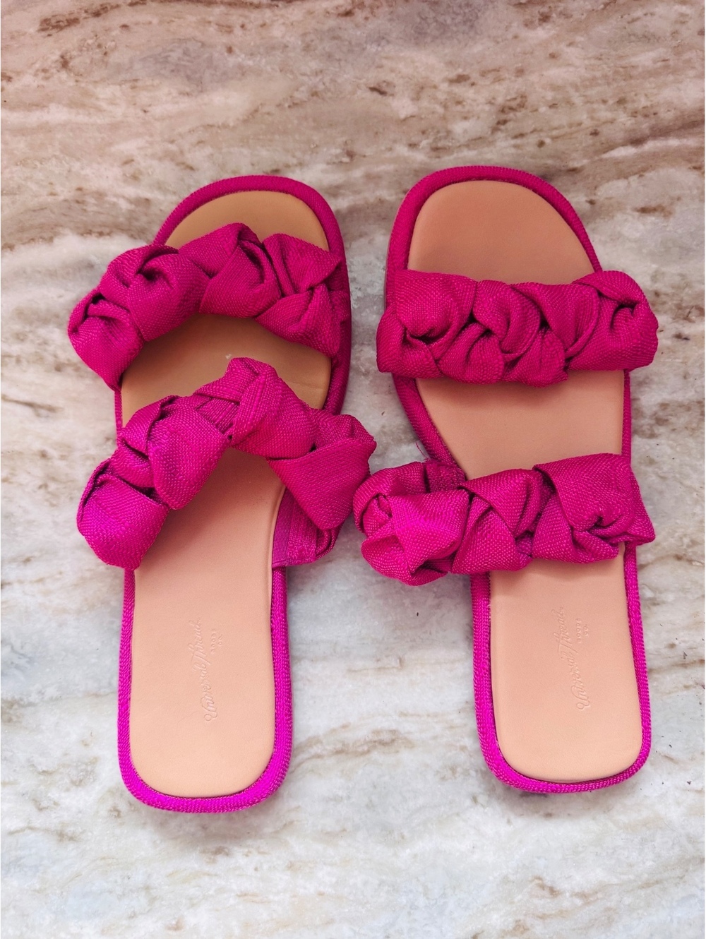 Universal Thread Sandals
